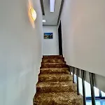 Bella * Κουσάντασι